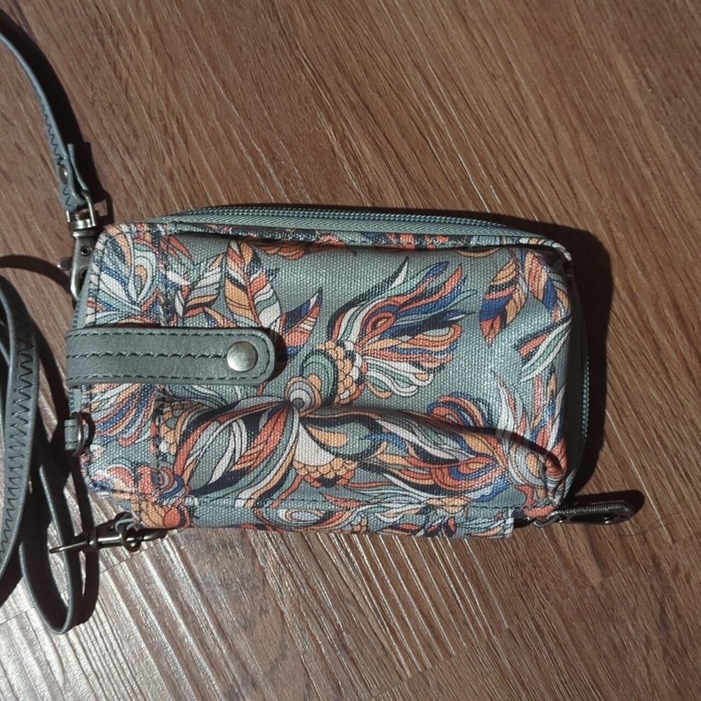 Purses - Picture 6 of 13